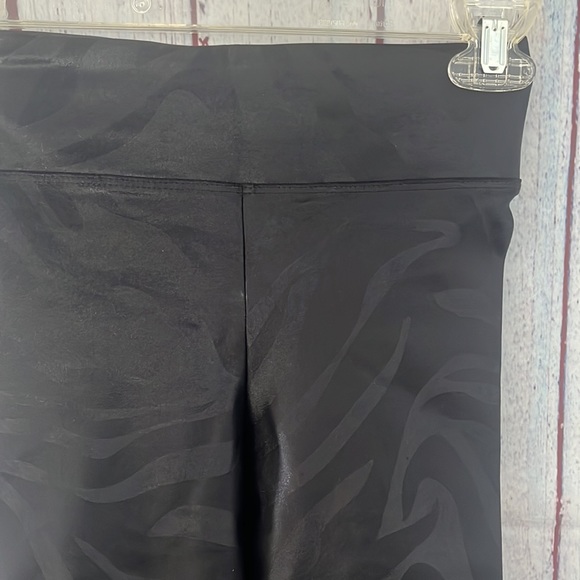 NWT Densonic High Rise Gouffre Short in Black Zebra - Picture 2 of 6